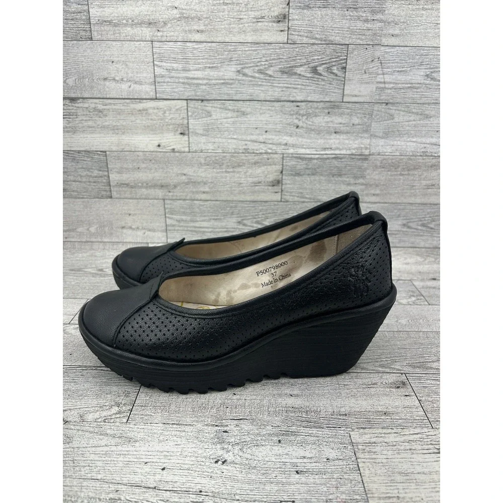 FLY LONDON Black Leather Perforated Wedge Ballet Flats‎ Women Size 37 P500798000